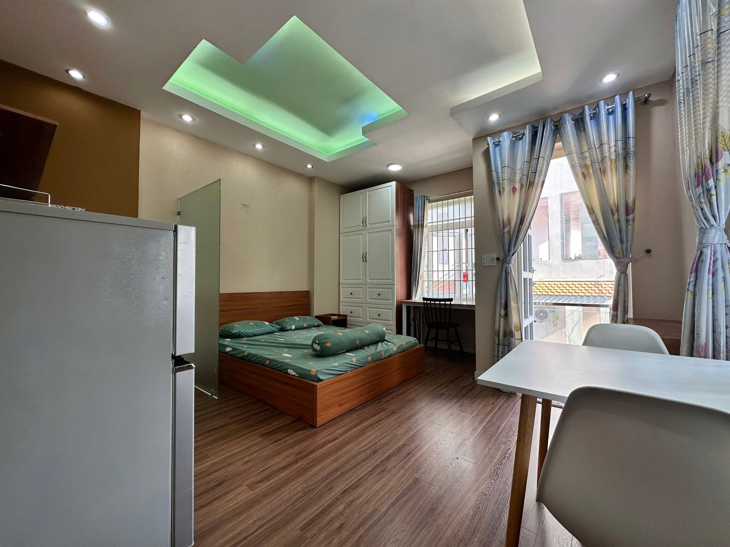CĂN HỘ STUDIO BAN CÔNG SIÊU THOÁNG - NGAY ETOWN CỘNG HÒA