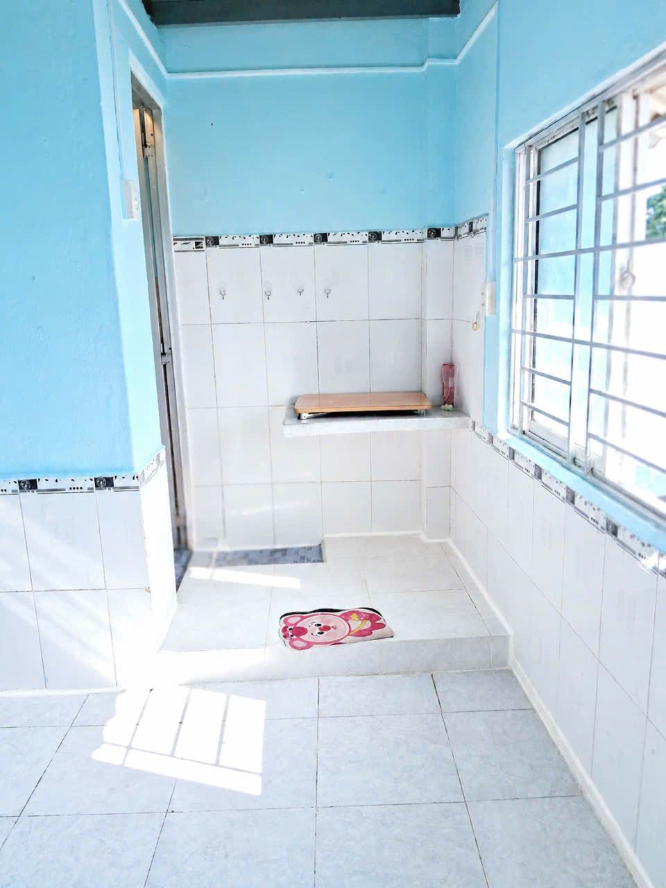CHO THUÊ PHÒNG TRỌ 1PN 15M2 TẠI 98/139 BÙI VĂN BA- 2,5 TRIỆU