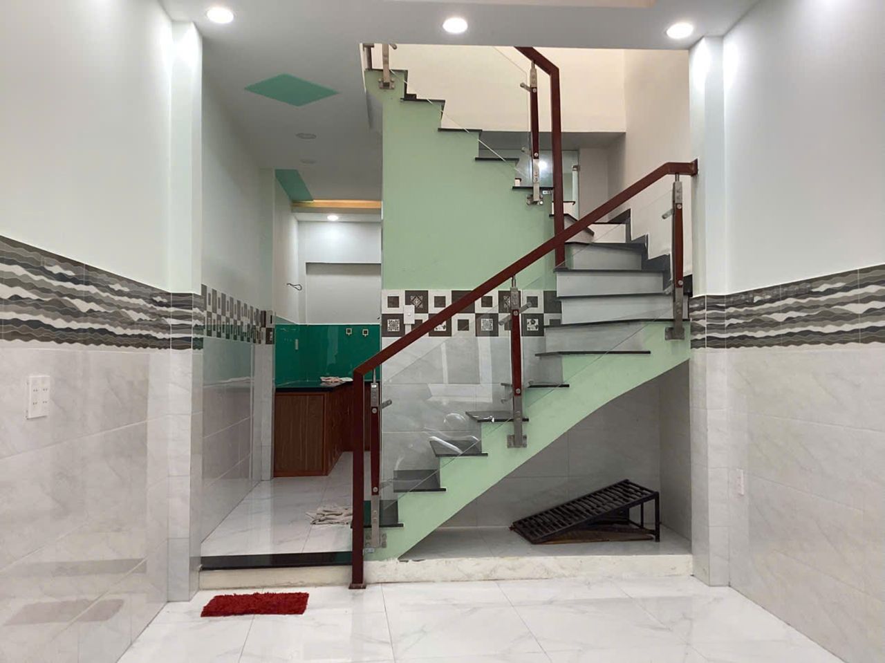 Cho thuê nhà nguyên căn đường Nguyễn Hữu Cảnh, gần chợ Nguyễn Duy Ninh
