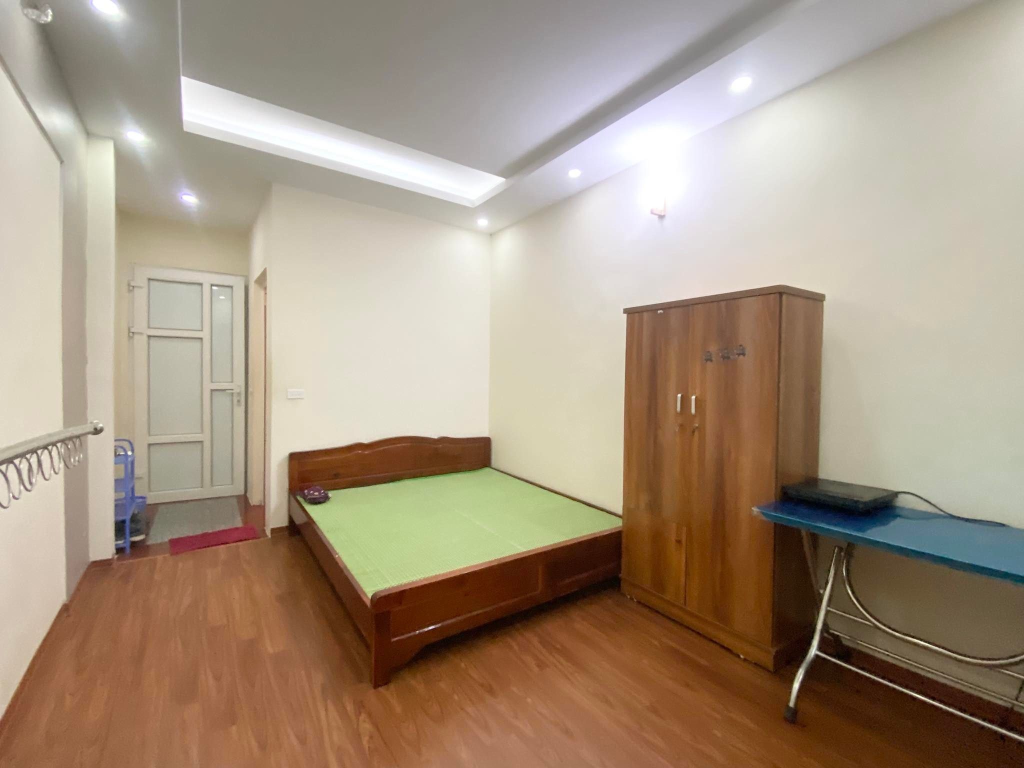 cho thuê phòng 30m2 đủ đồ, VS riêng,xuân đỉnh ngay cv hòa bình