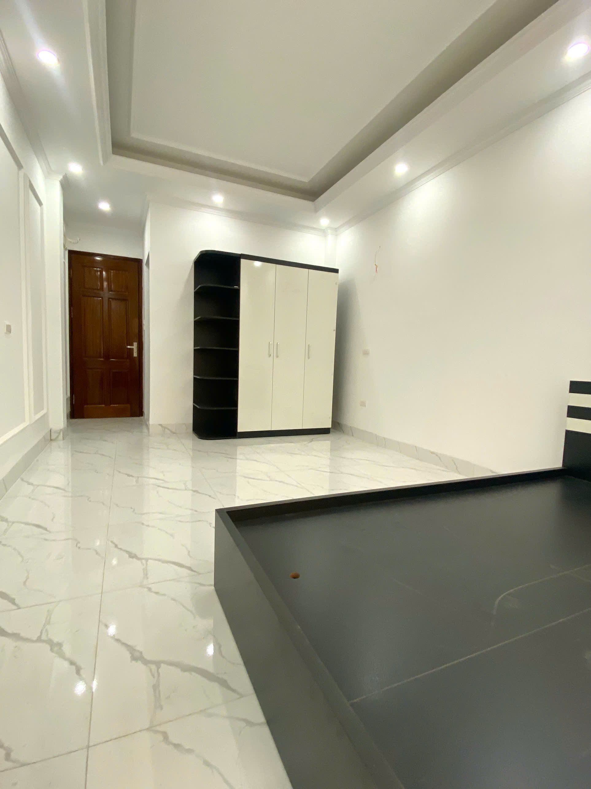 Cho thuê phòng giá rẻ gần ĐH Thăng Long, cách 5 phút xe máy