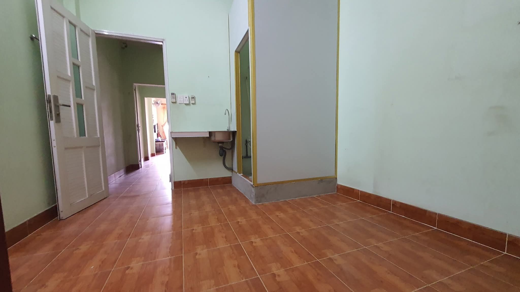 phòng trong nhà nguyên căn giá rẻ ngay đỗ xuân hợp