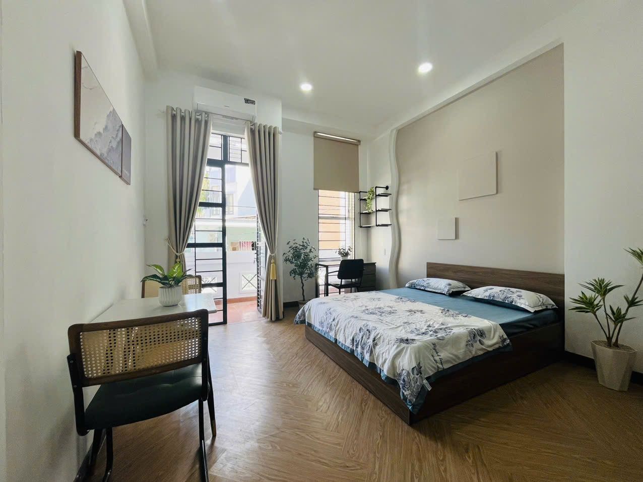 Căn hộ mini full nội thất (có ban công) ngay Bờ kè Hoàng Sa