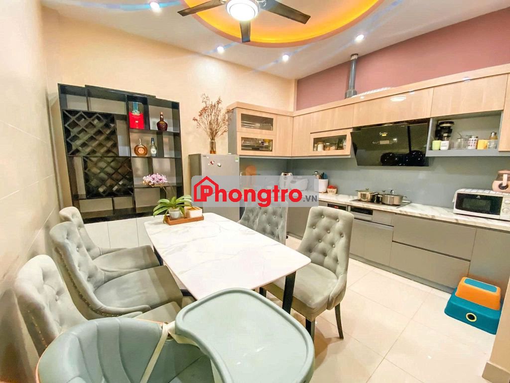 Cho thuê nhà Phố Trạm, 45m2 x 4 tầng, ngõ ô tô, 10tr5/t