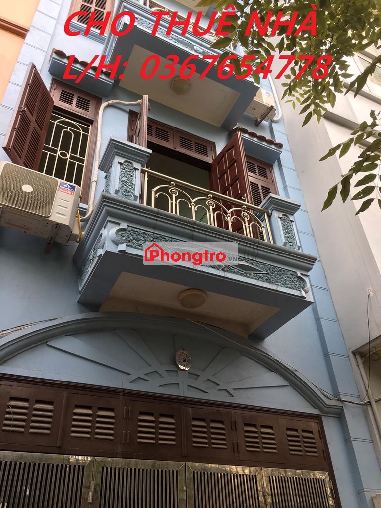 Cho thuê liền kề ở Duy Tân 50m, 4 tầng, 5 phòng ngủ, oto đỗ