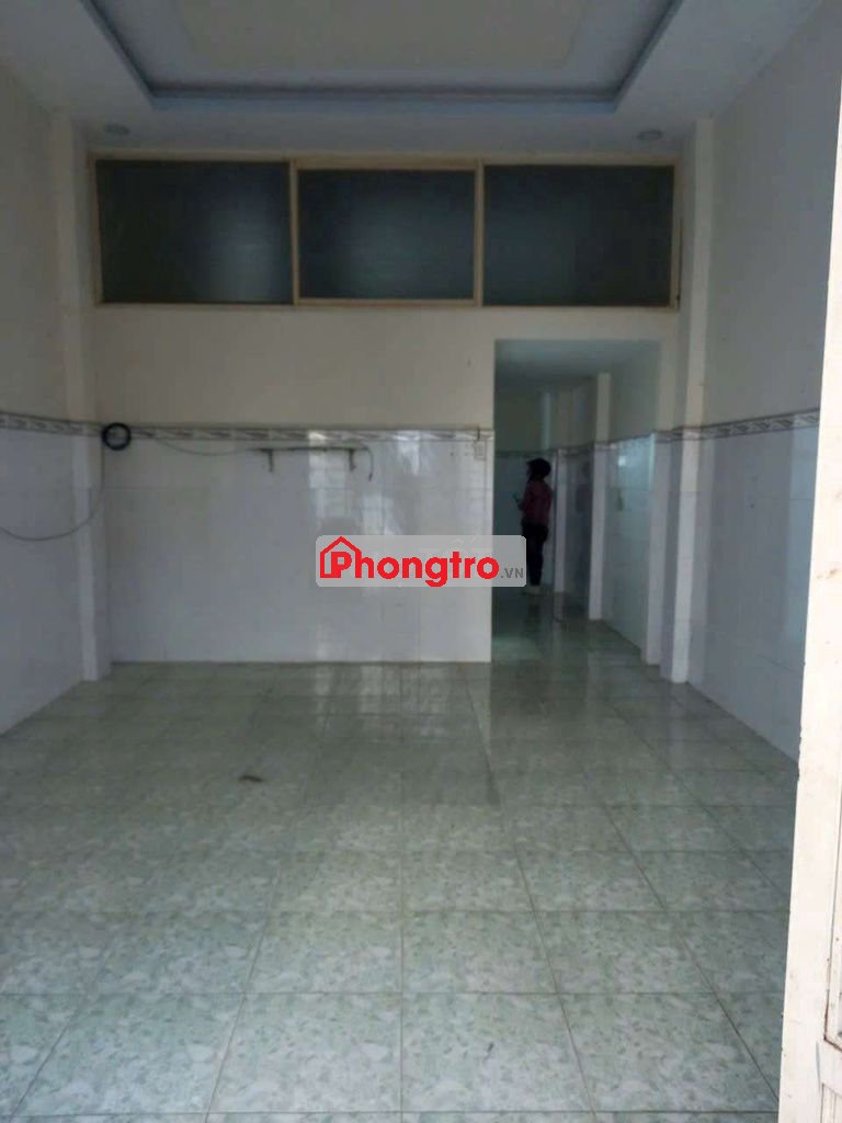 Cho thuê nhà Trung Mỹ Tây q12 2PN giá 5tr gần chợ sân để xe giáp Gv .