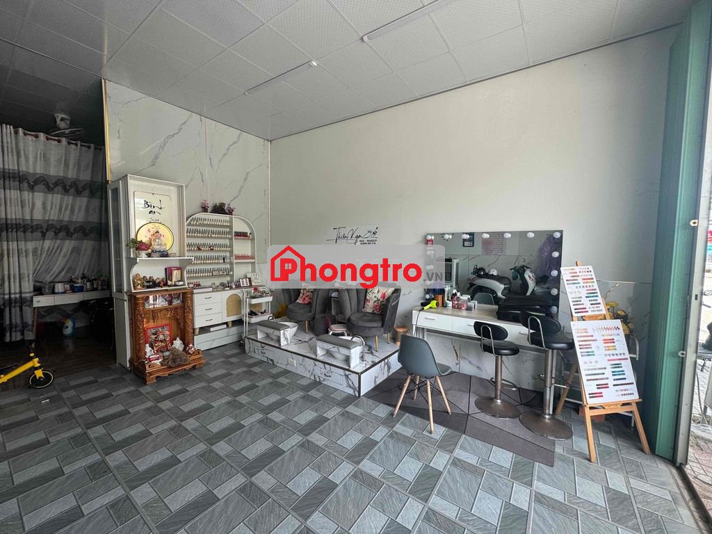 Cần sang tiệm naill hoặc mặt bằng...