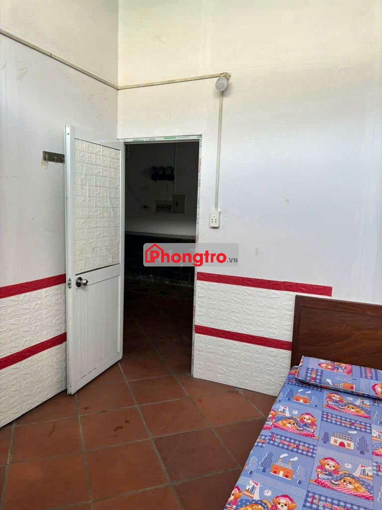 Phòng trọ 16m2 wc khép kín, khóa cửa vân tay Kha vạn cân Linh đông