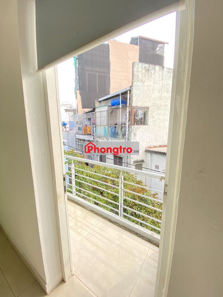 BAN CÔNG CÓ GÁC - BAN CÔNG RIÊNG đại học VĂN HIẾN GIÁ RẺ