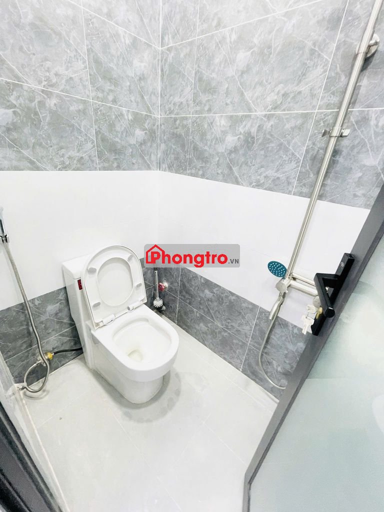 phòng mới đẹp, hơn 20 mét, ngay cầu Tân Thuận 2, ngay trung tâm