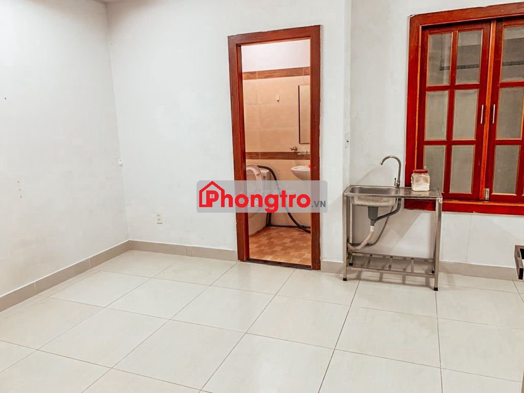 Phòng rộng, cửa sổ lớn - Gần chợ Thạch Đà