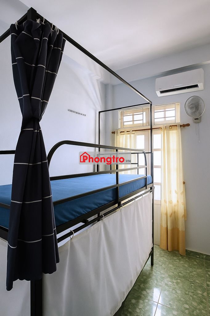 👉 KTX 1 Phòng 4 Người, Ngay Nguyễn Hữu Thọ