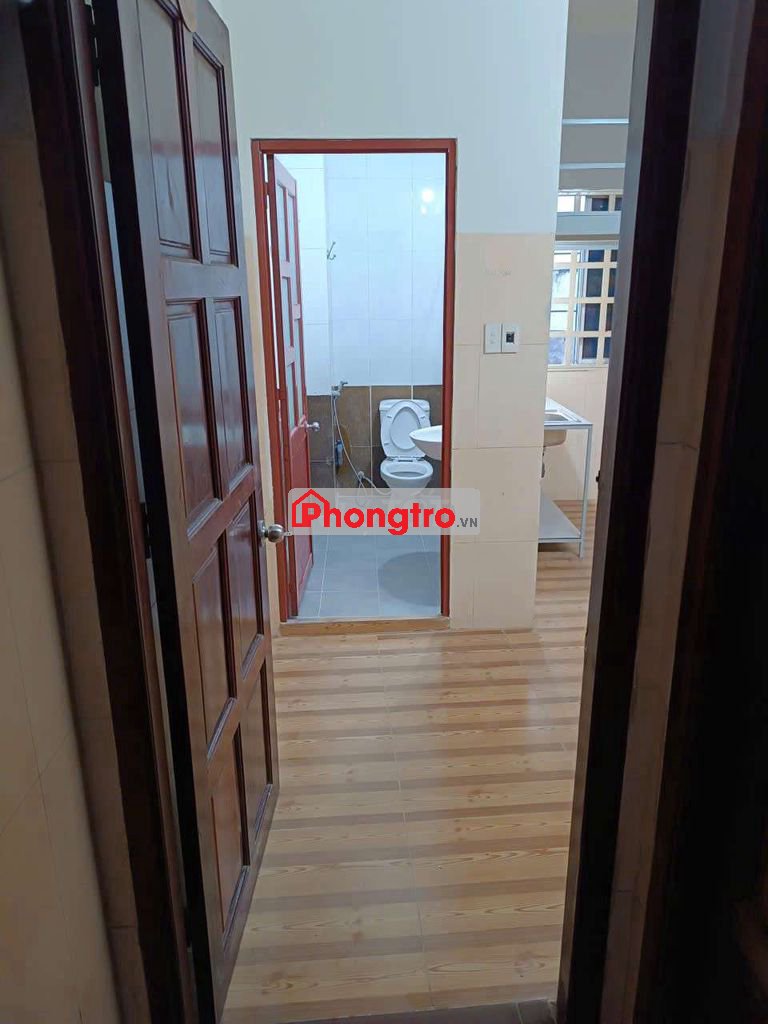 Phòng mới xây có thang máy