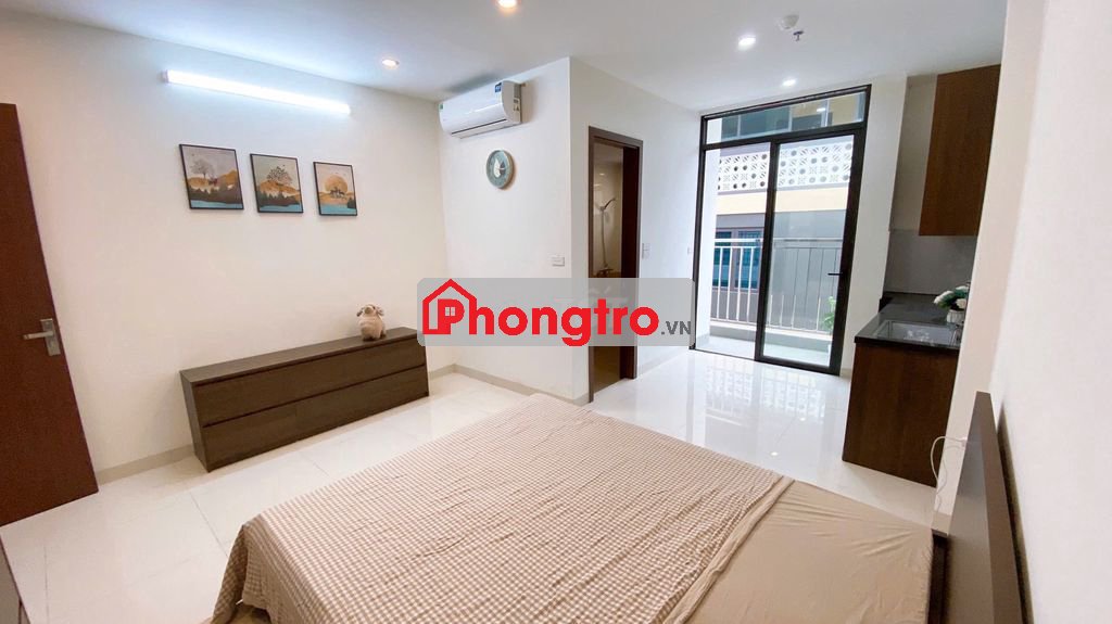 Studio Quan Nhân, mới đẹp, ban công rộng, full đồ, phí DV rẻ, ở sướng