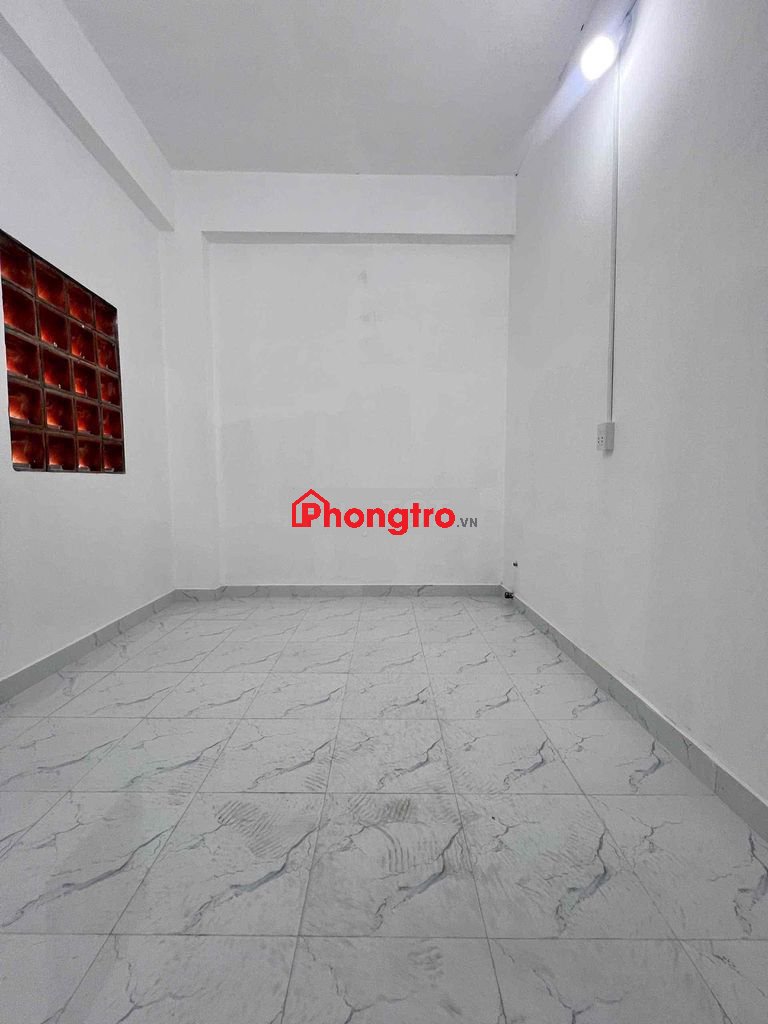 Phòng trọ giá rẻ có thang máy, máy lạnh ngay trung tâm tiện đi lại