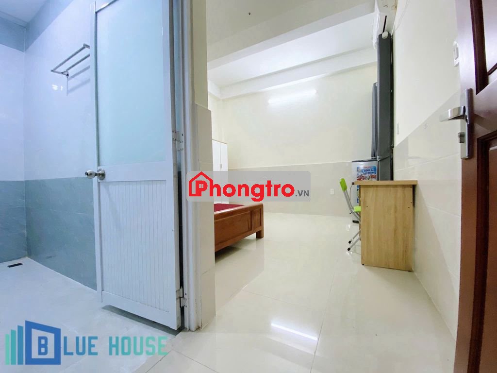 Phòng Tách bếp, mới cữa gỗ ngay Etown Cộng Hòa, Tân Bình