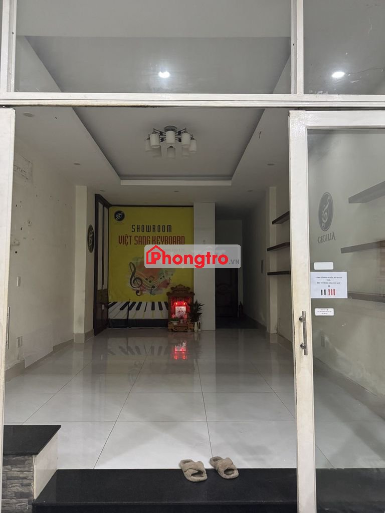 Cho thuê tầng trệt nhà mặt tiền Trần Bá Giao