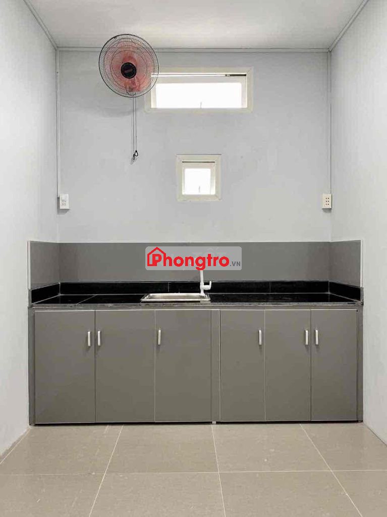 45m2. Bình Thạnh (Hàng Xanh). Tách bếp.