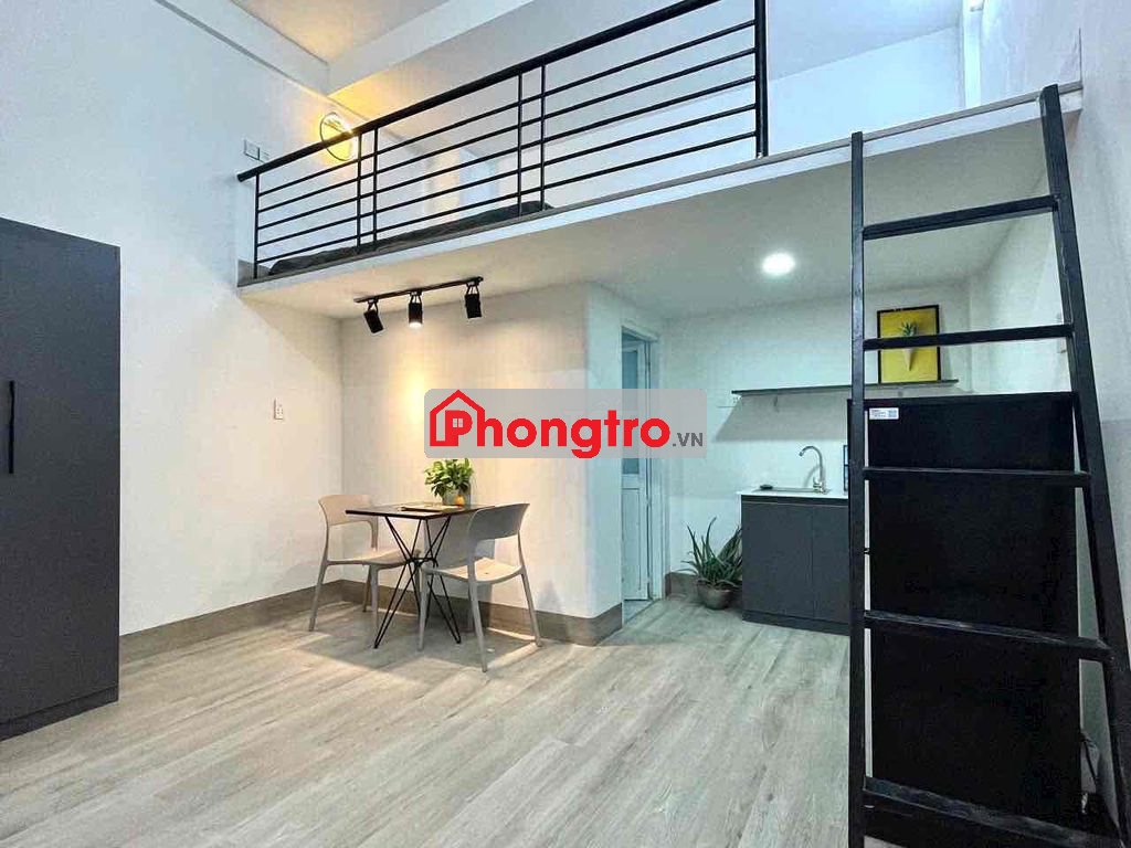 ngay ngã tư phạm văn đồng- cầu vượt linh xuân - có tuyến xe bus kế bên