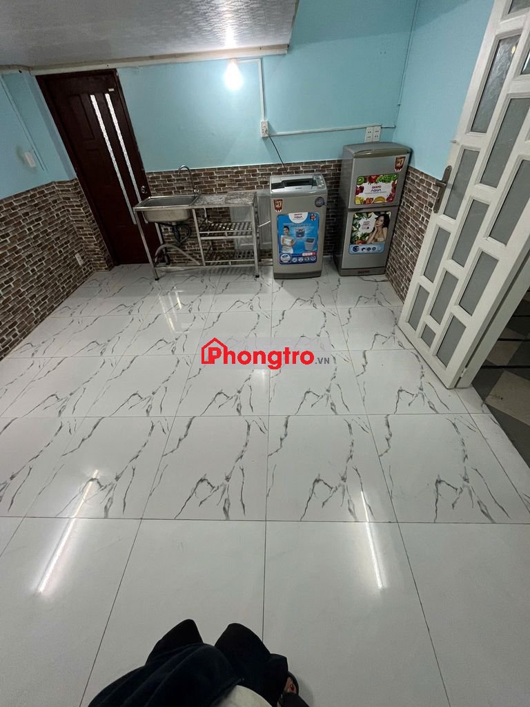 Phòng rộng 30m2 đầy đủ nội thất ĐH GTVT, Ngoại Thương, HUTECH 250M