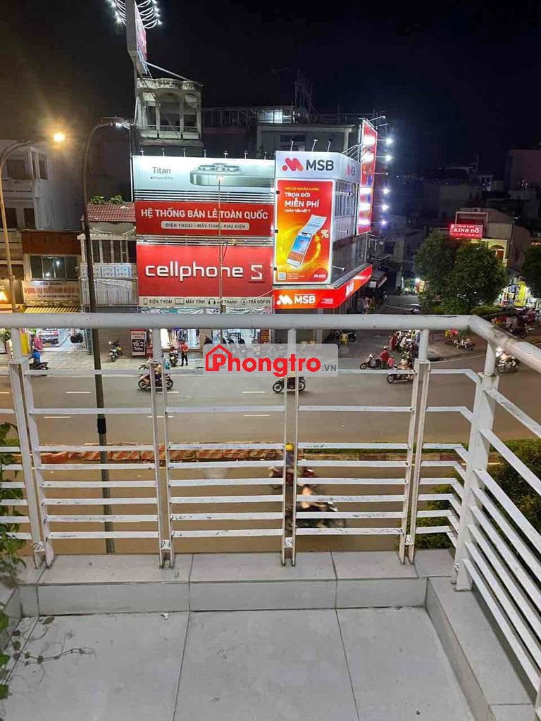 Cho thuê phòng giờ giấc tự do,có máy lạnh,ban công,bãi đậu xe mien phí