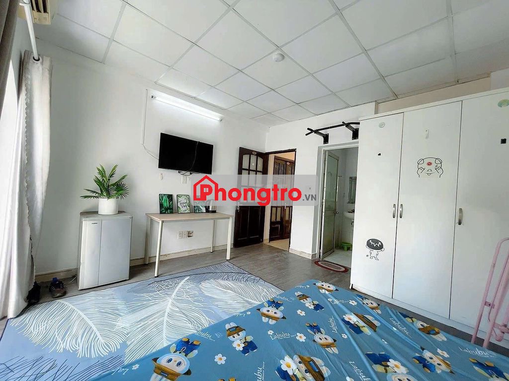 PHÒNG ĐẸP FULL NỘI THẤT - BAN CÔNG KẾ UEH SIÊU THỊ SẨT 3/2