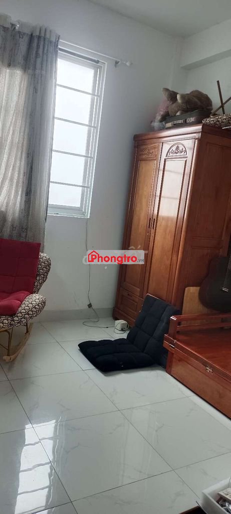 Căn lầu 1 gồm 2 phòng ngủ và 1 phòng bếp,giờ tự do, ngay chợ,đầy đủ nt