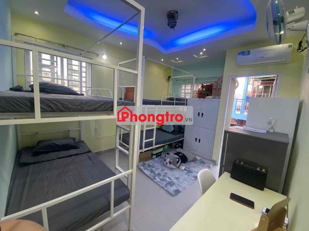 KÝ TÚC XÁ CHỈ 4 Người 1 Phòng Có Ban Công