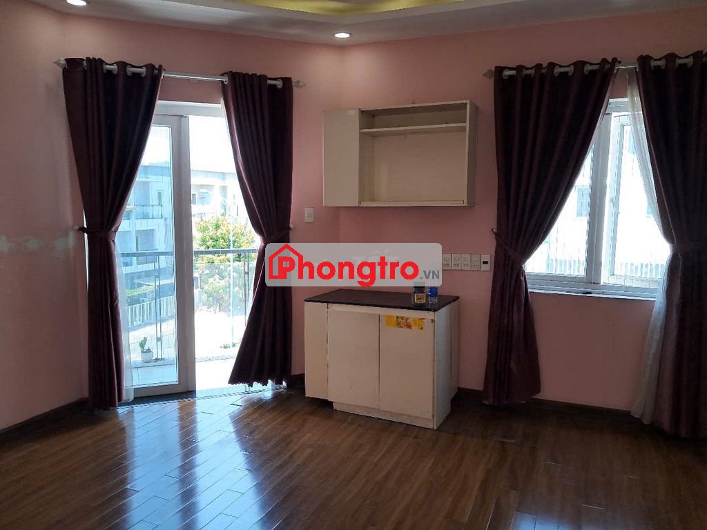 Cho thuê mega village phòng 32m2 có ban công , wc trong phòng 2.8tr