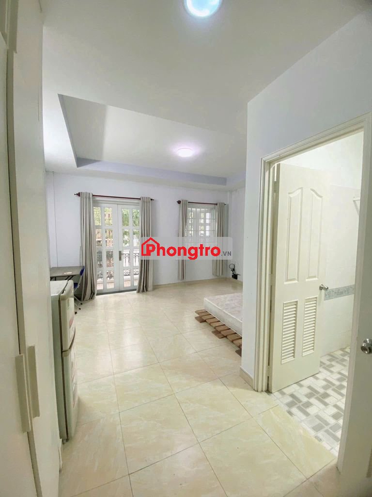 Phòng full nt, cách TĐT, ĐH mở 5 phút chạy xe