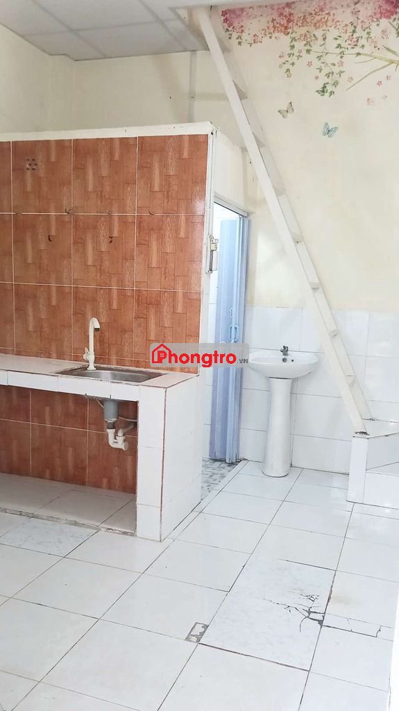 Phòng trọ gần Cầu Ngã Tư Ga, Chợ Cầu Đồng có sân chung- KO NGẬP NƯỚC