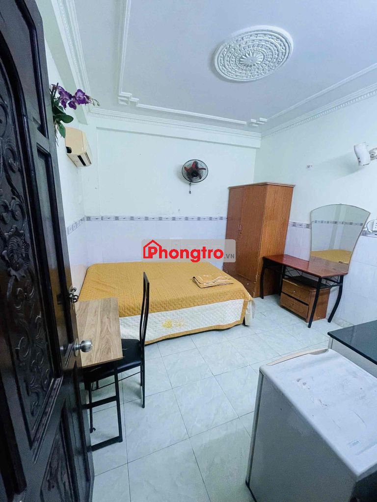 PHÒNG MÁY LẠNH FULL NỘI THẤT GIỜ TỰ DO XE FREE