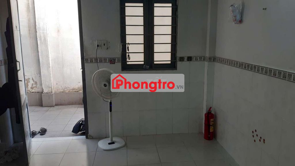 Phòng trọ 18m² có gác xép, số 1004, đường Nguyễn Văn Quá, Quận 12
