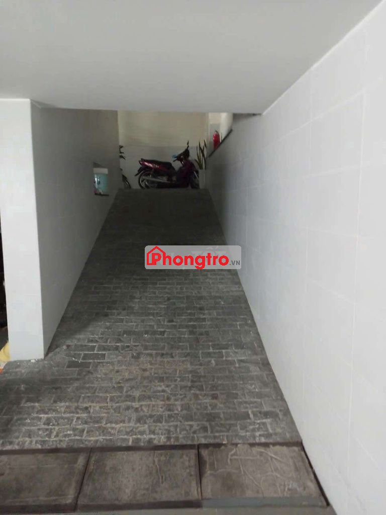 Phòng cho thuê 30m2, Quận 3, có thang máy, Hầm xe, Bếp rời, Ban công