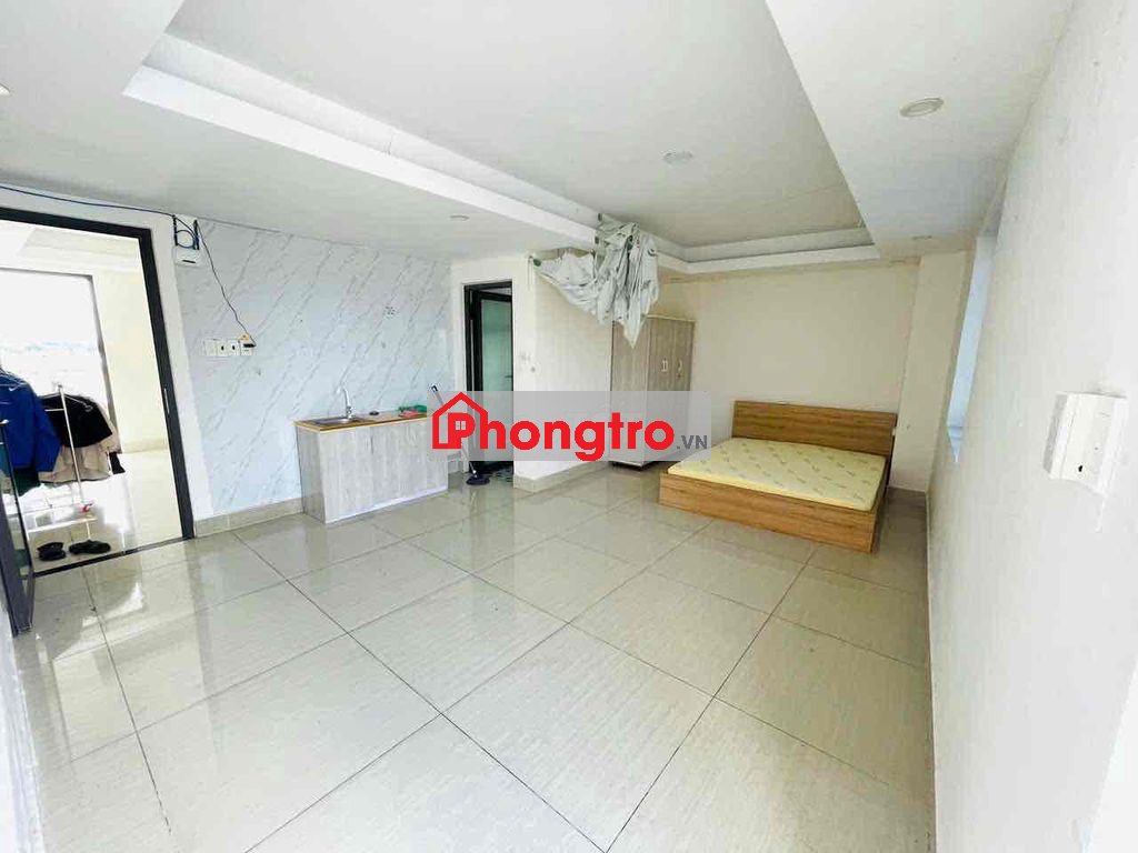 PHÒNG FULL NỘI THẤT CÓ BAN CÔNG RỘNG 25M2 GẦN TRƯỜNG CHINH