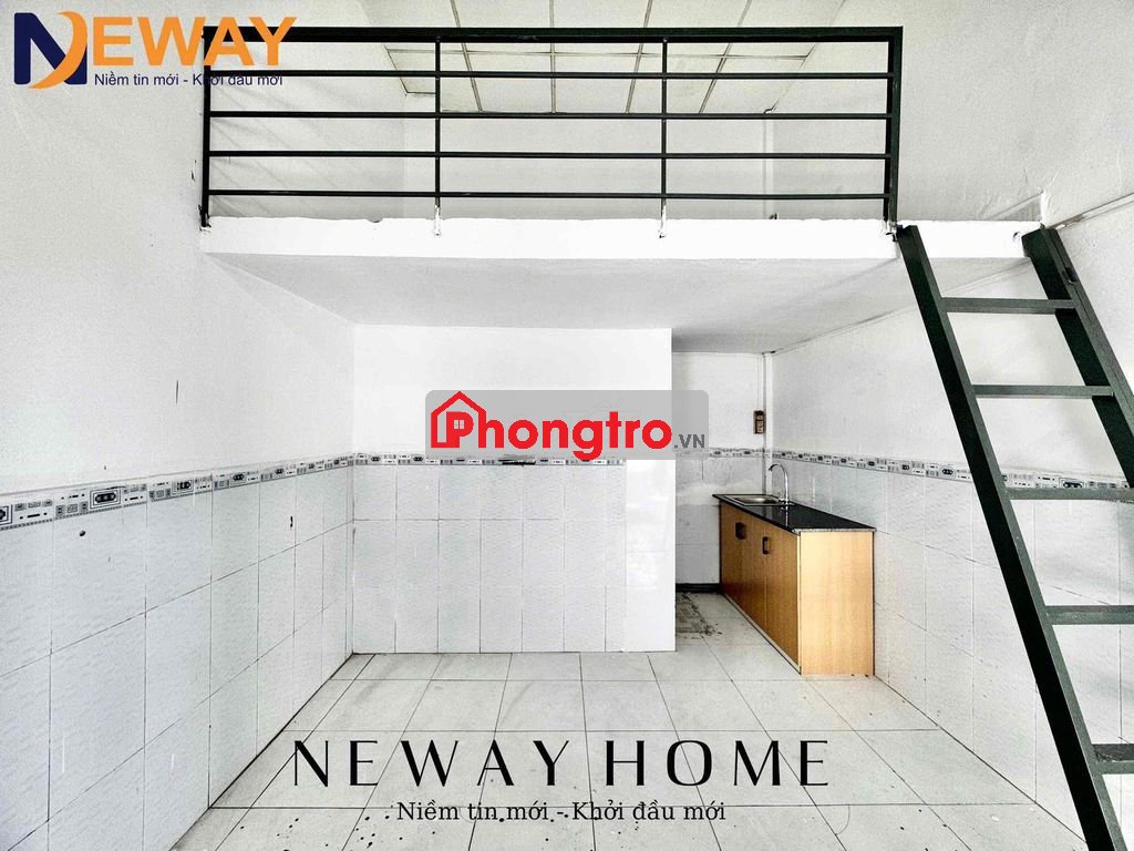 SIÊU PHẨM MỚI XÂY SẴN KỆ BẾP GÁC CAO KHÔNG ĐỤNG ĐẦU NGAY QUỐC LỘ 1A