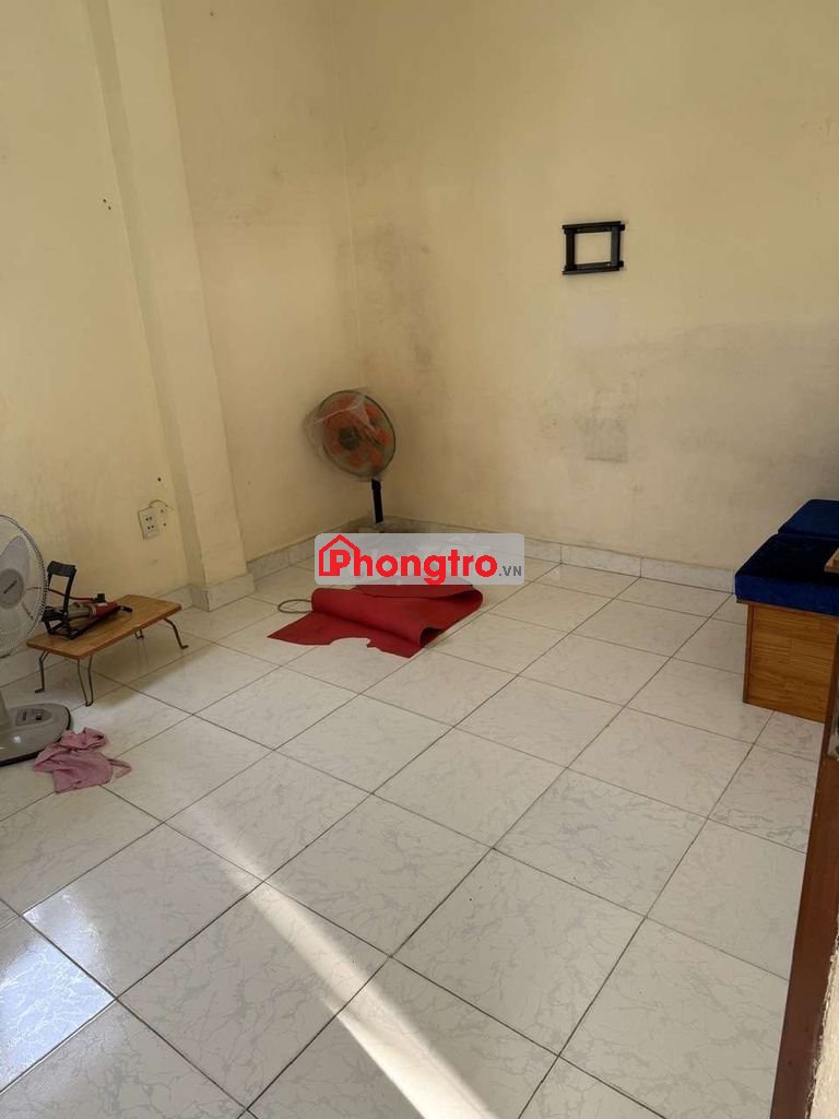 Cho sinh viên nữ thuê phòng.