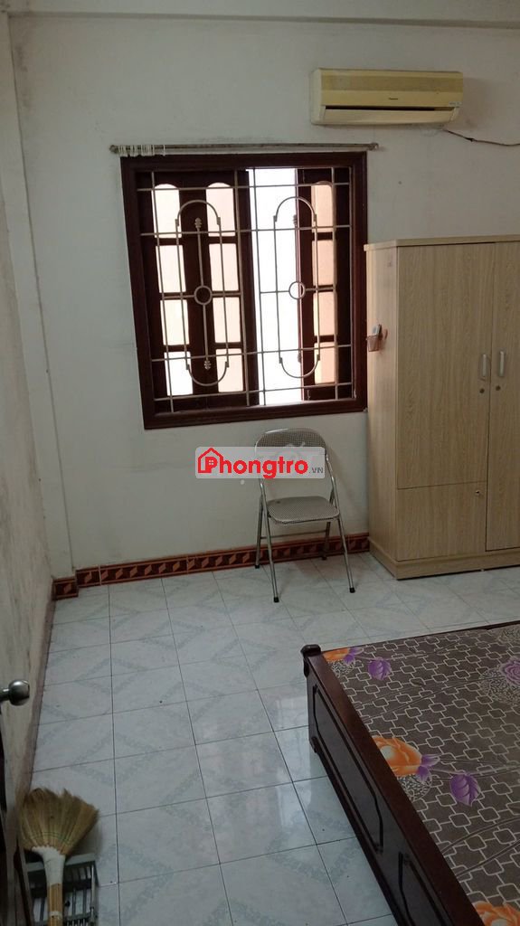 Phòng đơn 18m2 trong ngõ 175 Lạc Long Quân, Tây Hồ, Hà Nội