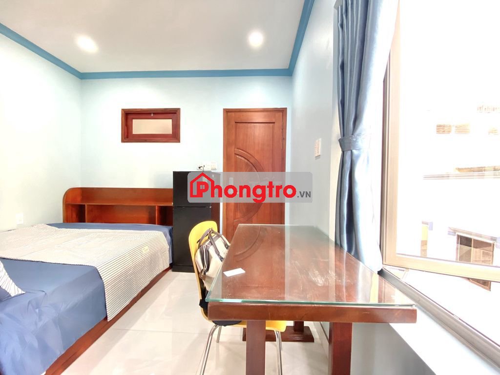 PHÒNG FULL NỘI THẤT ÁNH SÁNG TRỜI CỬA SỔ LỚN