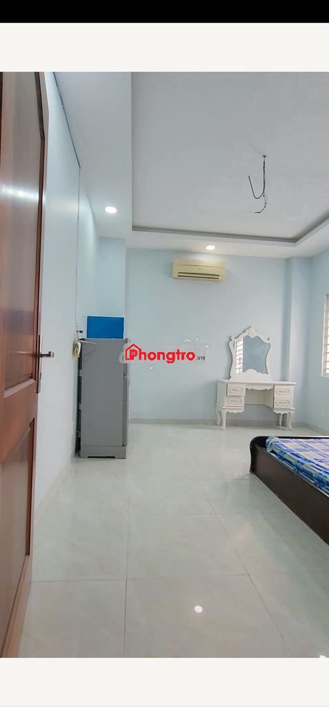 Phòng full nội thất cửa sổ 20m2 Q6