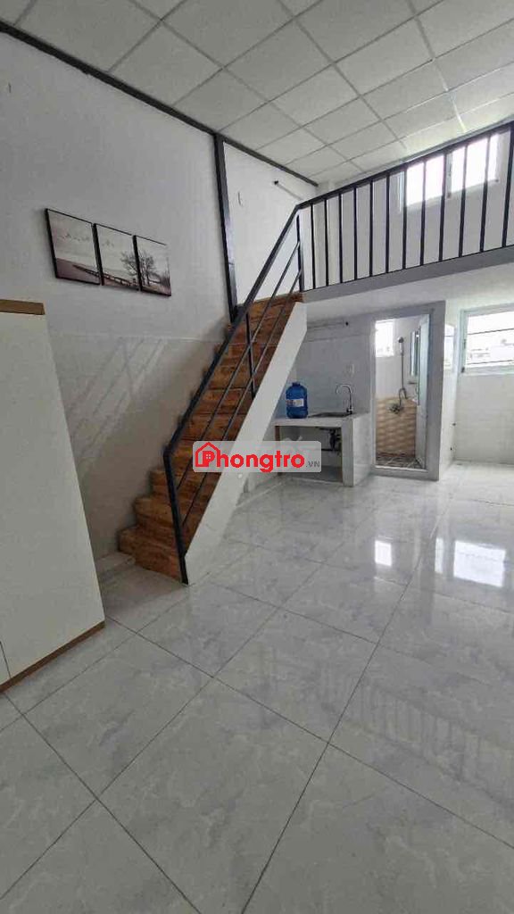 Duplex gác cao 2m, cửa sổ trời ngay Eaon mall Tân Phú