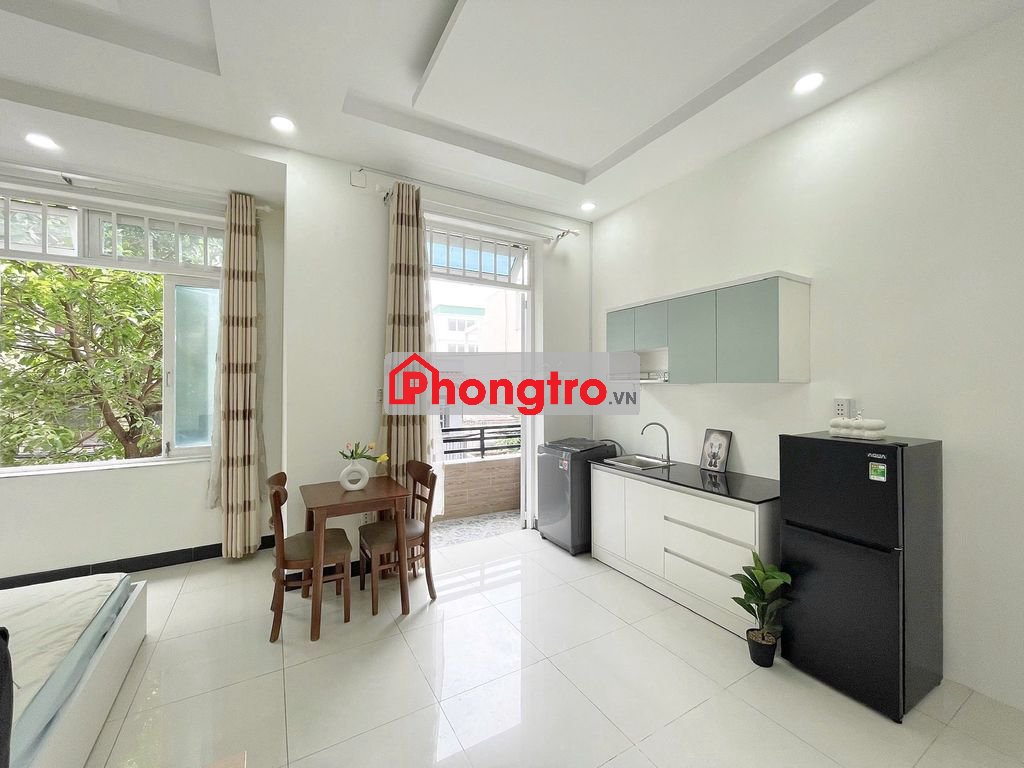 Phòng mới Full nội thất Ban Công Cây Xanh Thang Máy Hoàng Hoa Thám