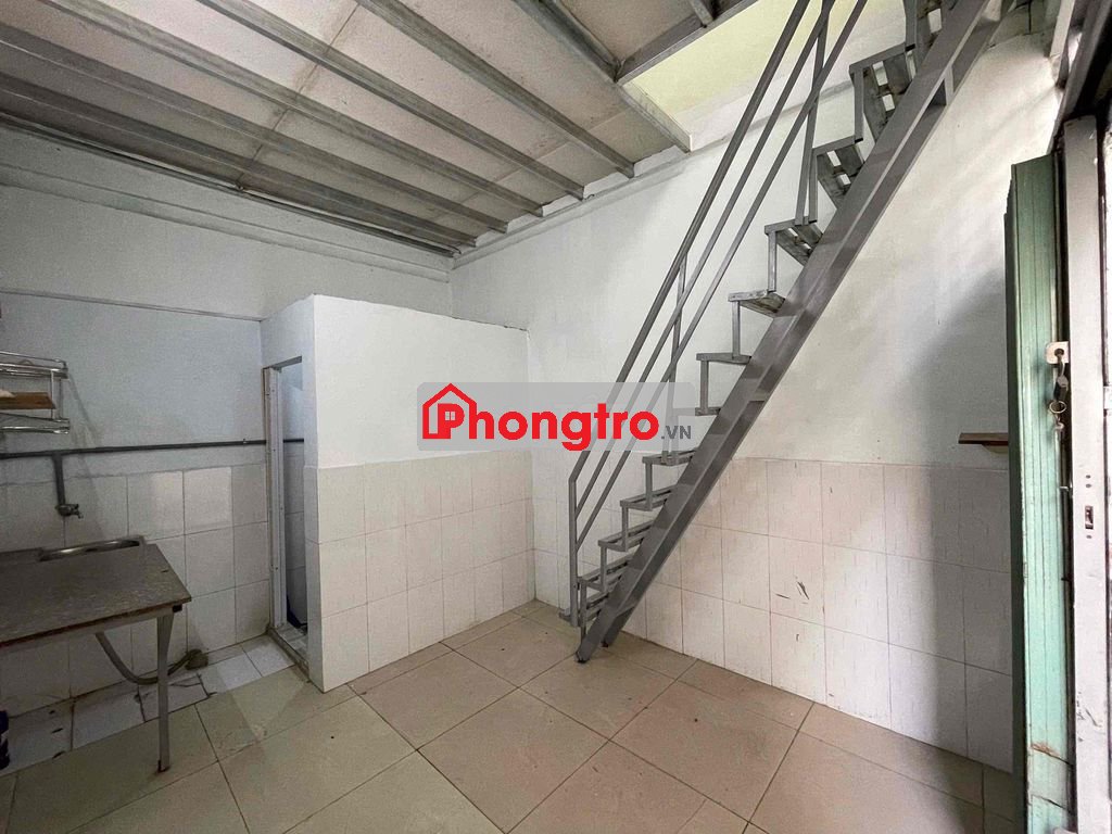 1 trệt 1 lầu - phòng rộng