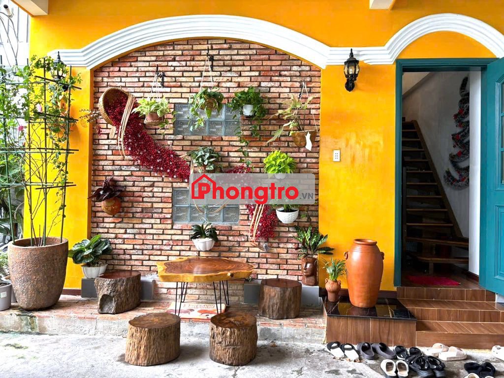 KTX: SƯ PHẠM KỸ THUẬT - KIẾN TRÚC - NGÂN HÀNG - CĐ CÔNG NGHỆ - ĐI 5'P