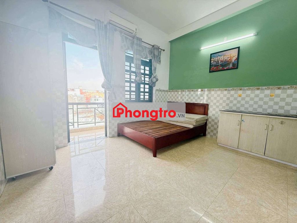 Phòng ban công full nội thất giá sv