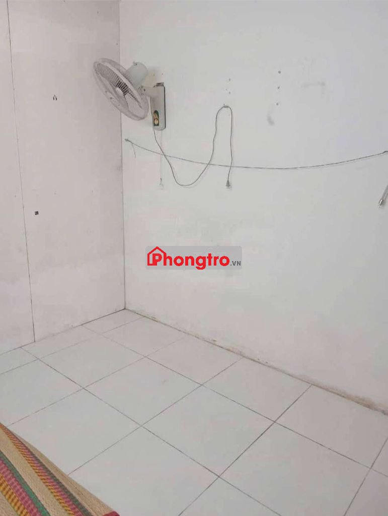 Phòng nhỏ chợ sáng Bùi Minh trực,WC ngoài dùng chung,1 xe ,1 người GTD