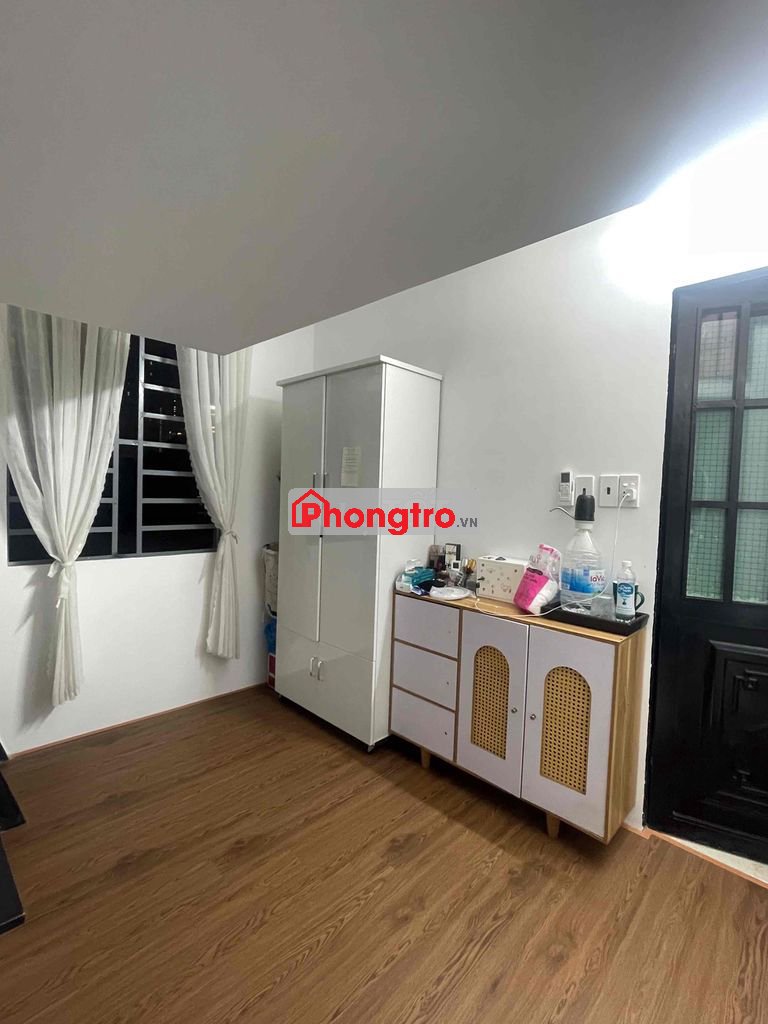 cần pass phòng full nội thất, có gác, gần cầu rồng