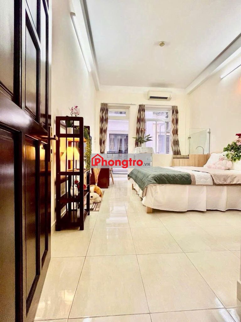 Phòng Ban Công, Full Nội Thất Có Bếp, Ngay CMT8, Q10