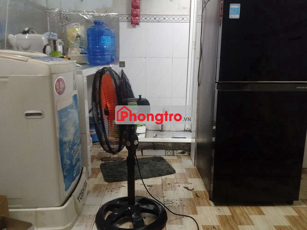 Em cần người ở ghép giảm bớt tiền phòng ạ