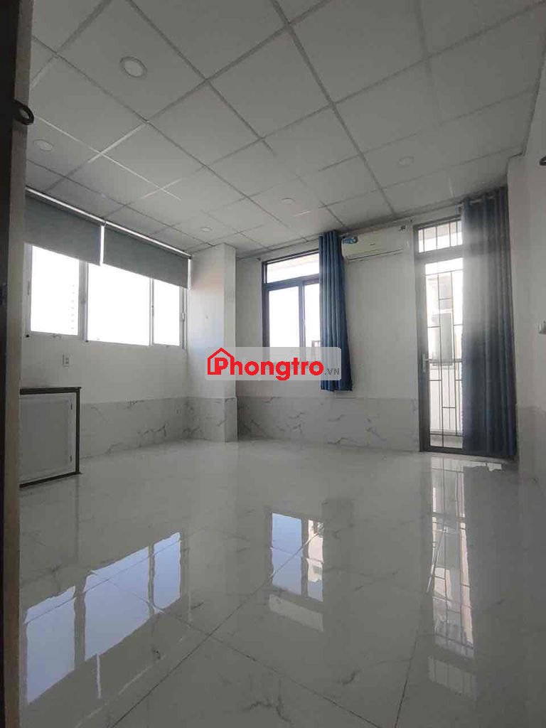 Pass phòng studio ban công cửa sổ lớn 2 mặt ở Nơ Trang Long